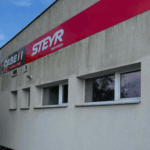 Špinavá fasáda firmy